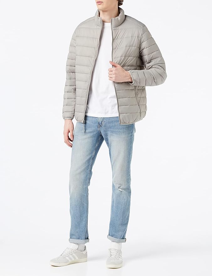 Amazon Essentials Men's Packable Lightweight Water-Resistant Puffer Jacket (Available in Big & Tall)