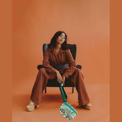 Yewande&co Neoprene Fanny Pack Belt Bag – Lightweight Waterproof Waist Bag with Adjustable Strap, 3 Zippered Pockets, Crossbody Belt Bag for Travel, African Design Crossbody Bags (Palms)