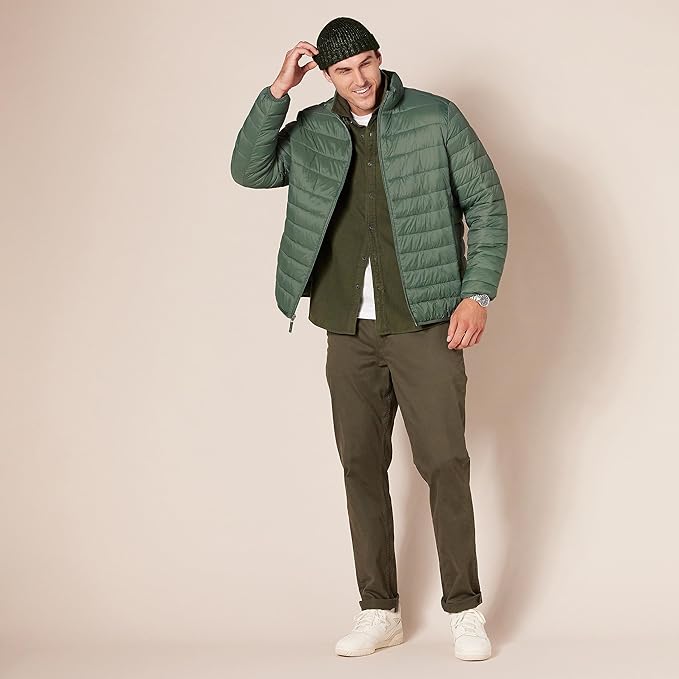 Amazon Essentials Men's Packable Lightweight Water-Resistant Puffer Jacket (Available in Big & Tall)