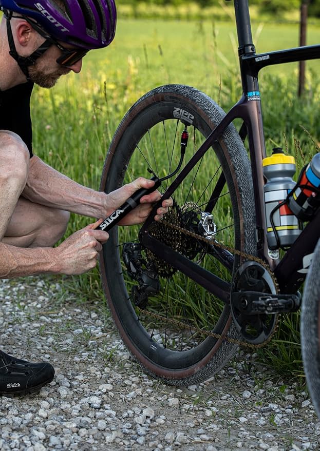 SILCA Gravelero mini Bike Pump | high Volume Gravel/Mountain/Road | Alloy Body w/Hose and Locking Chuck | Presta and Schrader Head | Micro Hand Pump for tubed/tubeless Tires | Bike Hand Pump