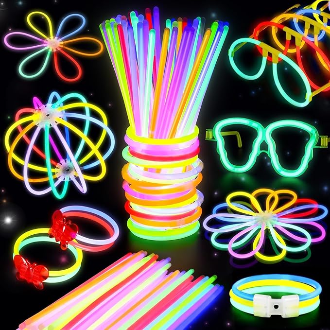 BUDI 467Pcs Glow Sticks Christmas Party Favors New Year Eve Party Supplies for Kids Adult Glow in the Dark 4th of July Accessories Neon Decors Glowsticks Bulk 8 Colors 8" with Connectors for Parties