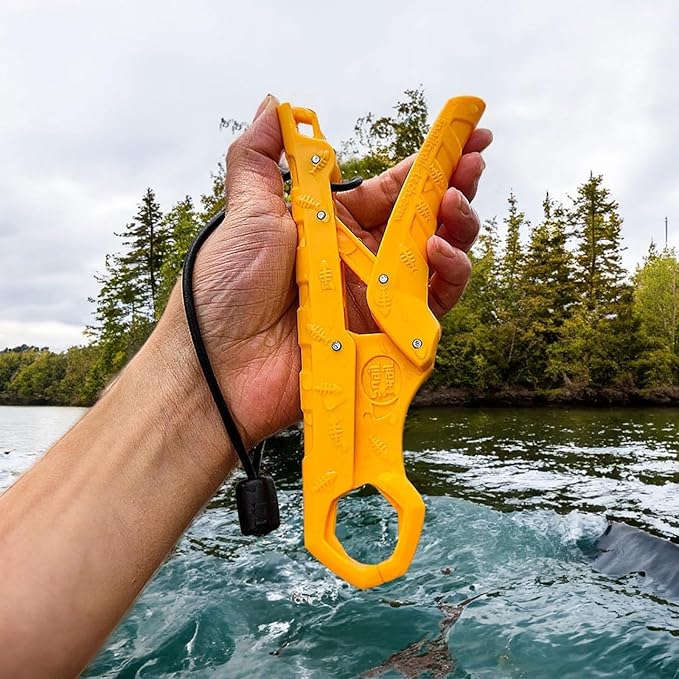 SNAIL TRAIL 7.5''/9'' Floating Fish Gripper, Fishing Grabber, Catfish Mouth Pliers, Caught Bass Holder, Digital Scale Hook Clamp, Saltwater Lip Grip Tool with Lanyard, Gifts for Men